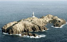 Coast Guard to introduce hybrid power for lighthouses in 2001